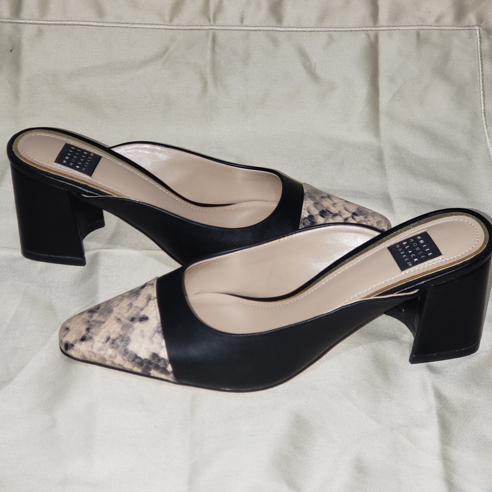 White House Black Market Black/Beige Snake pattern Leather Cap Toe Mules 6,5M