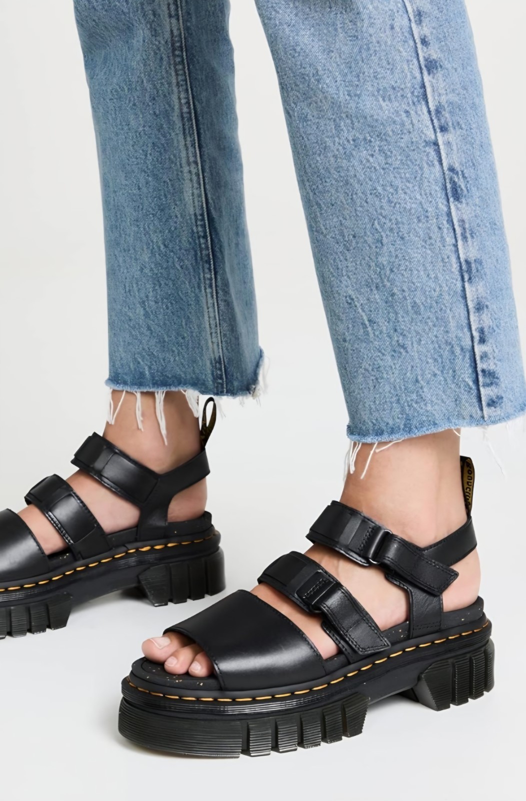 Womans Dr Martens Ricki Nappa Lux Leather 3-Strap Platform Black Sandals Size 9