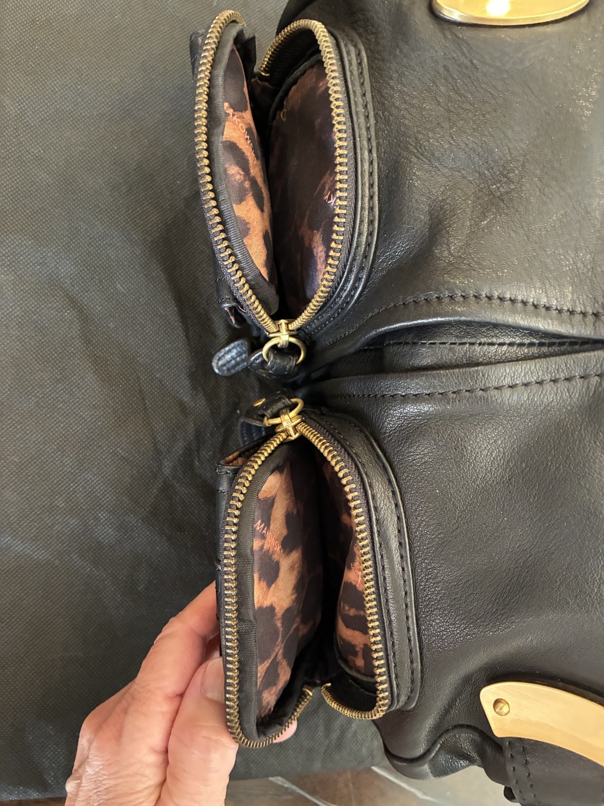 B. Makowsky Black Leather Shoulder Bag Purse Matching Wallet Dust Bag Set Leopar