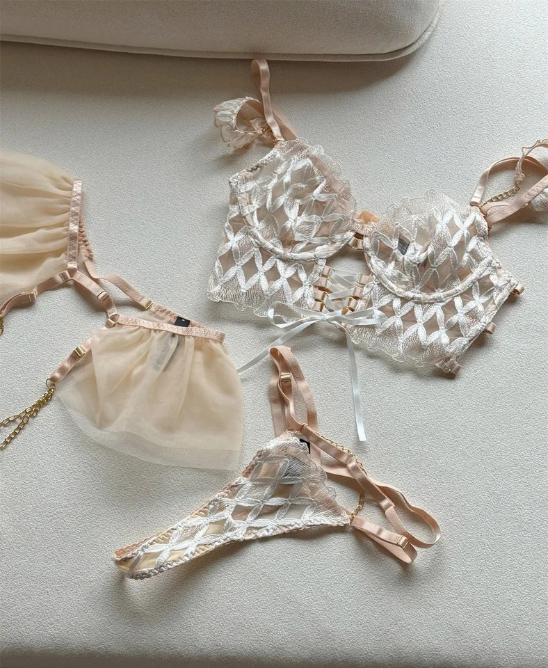 Corset Bra Set Underwire Embroidery Strap Fishbone Support Lingerie Fit 3PCS