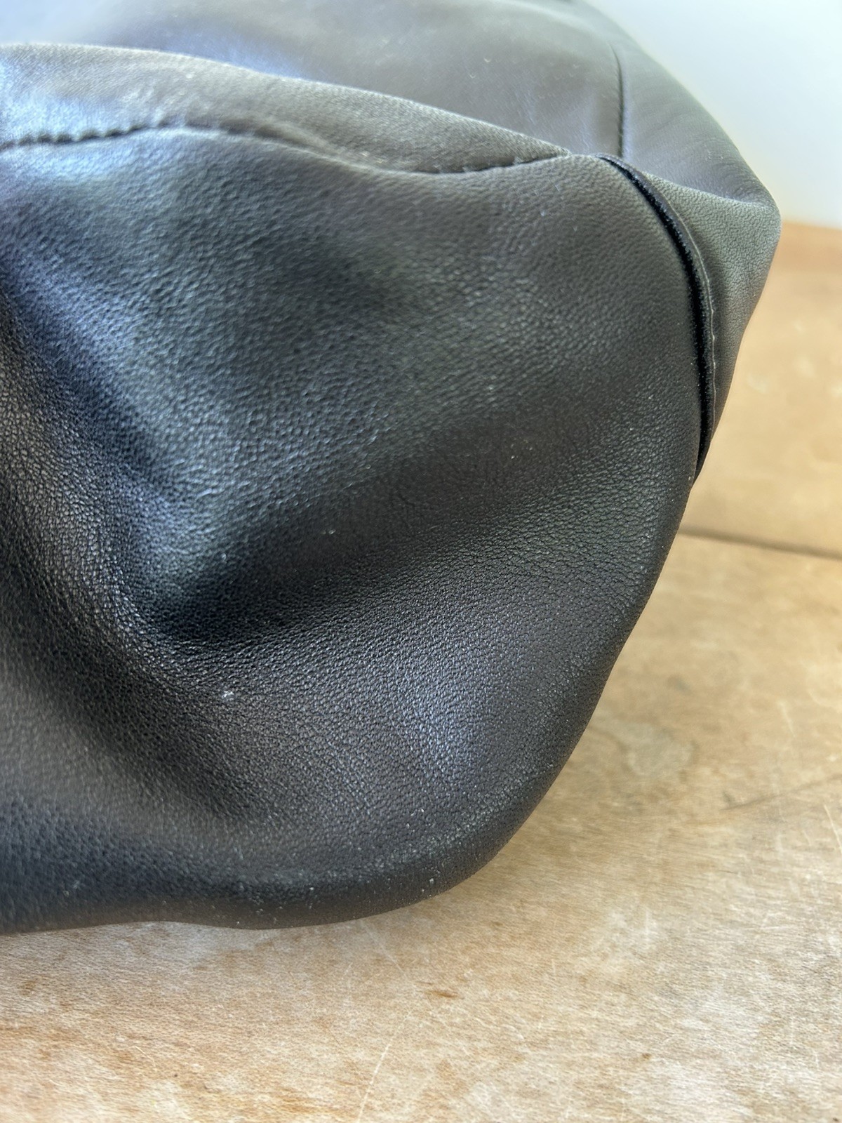 Coach gallery East west Black s atchel Bag Zip Closure. Coach F15147 *Read‼️