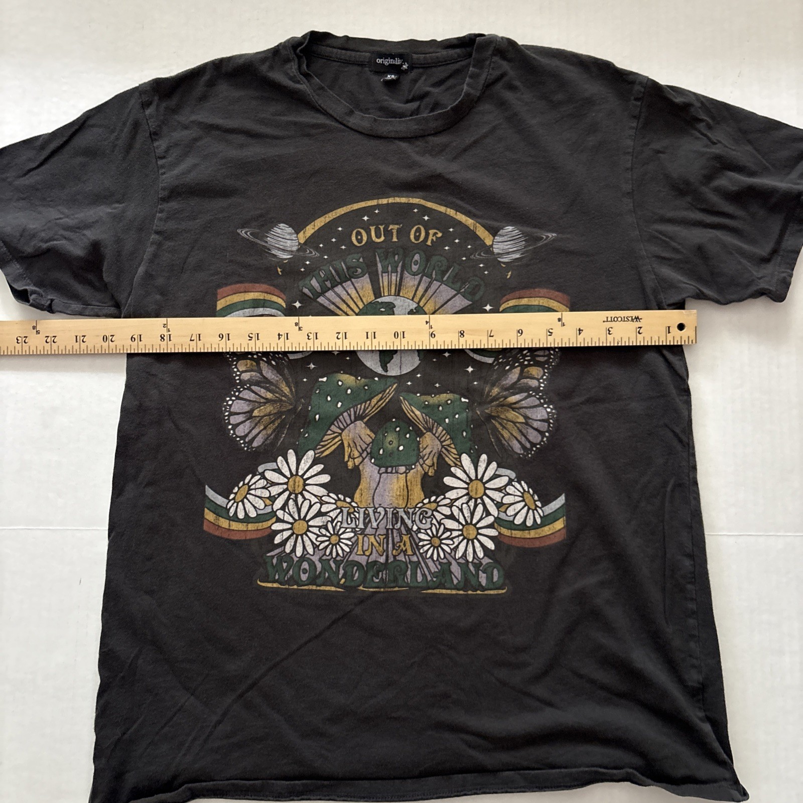 Shrooms Hippie Flowers Butterfly Wonderland T Shirt XS Originality Mushrooms USA