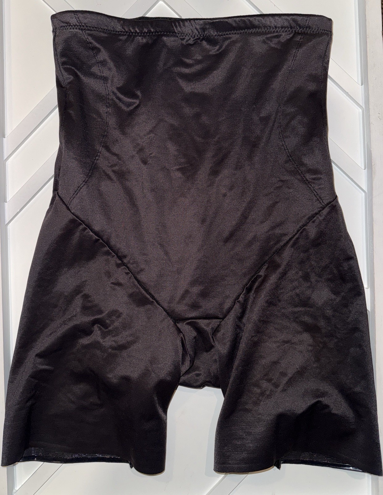 TC Fine Intimates Shape Away Hi-Waist Thigh Slimmer 4099 Black Medium Nwot