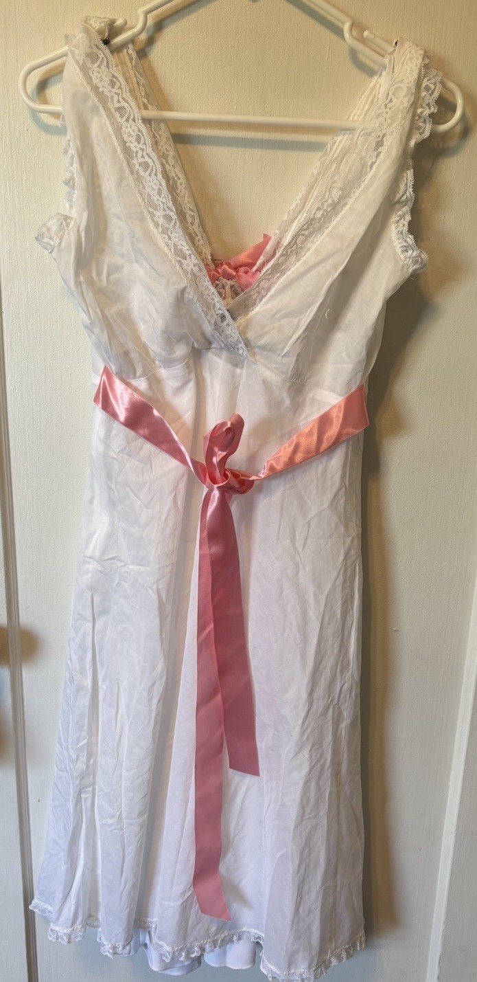 Y2k Betsey Johnson Size 8 White Cotton Dress With Pink Bow & Lace Details NWT