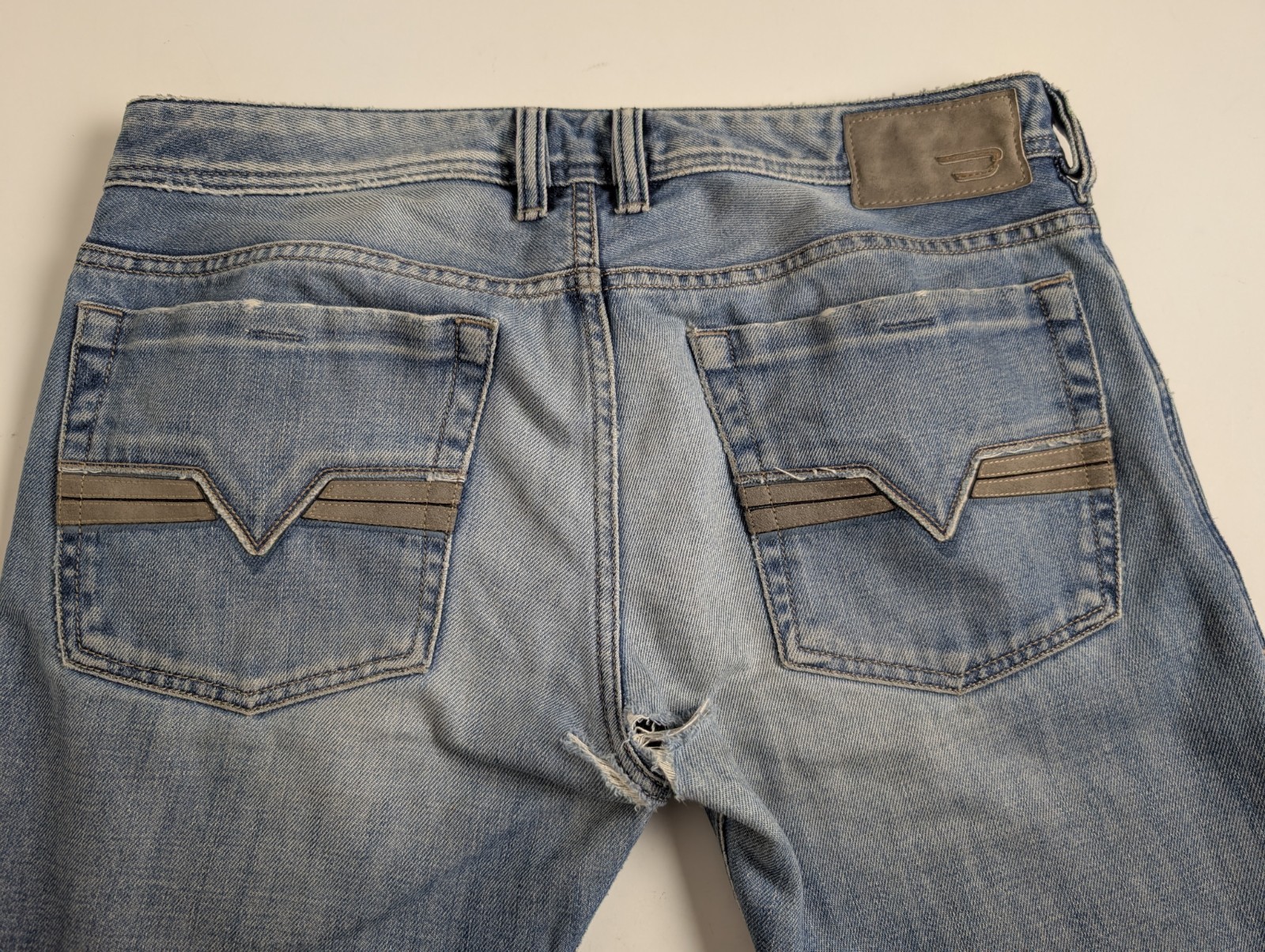 Diesel Zatiny 8AT Bootcut Jeans Men Tag 32 Measured 34×30 Distressed