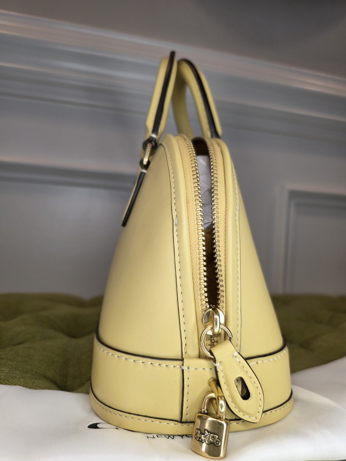 RARE COACH Revel 24 Glovetanned Leather 1941 Lock and Key!