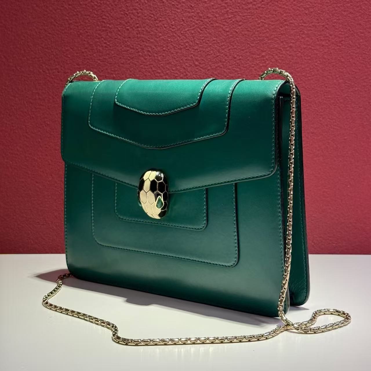 Bvlgari Serpenti Forever Medium Emerald Green Calfskin Shoulder / Crossbody Bag
