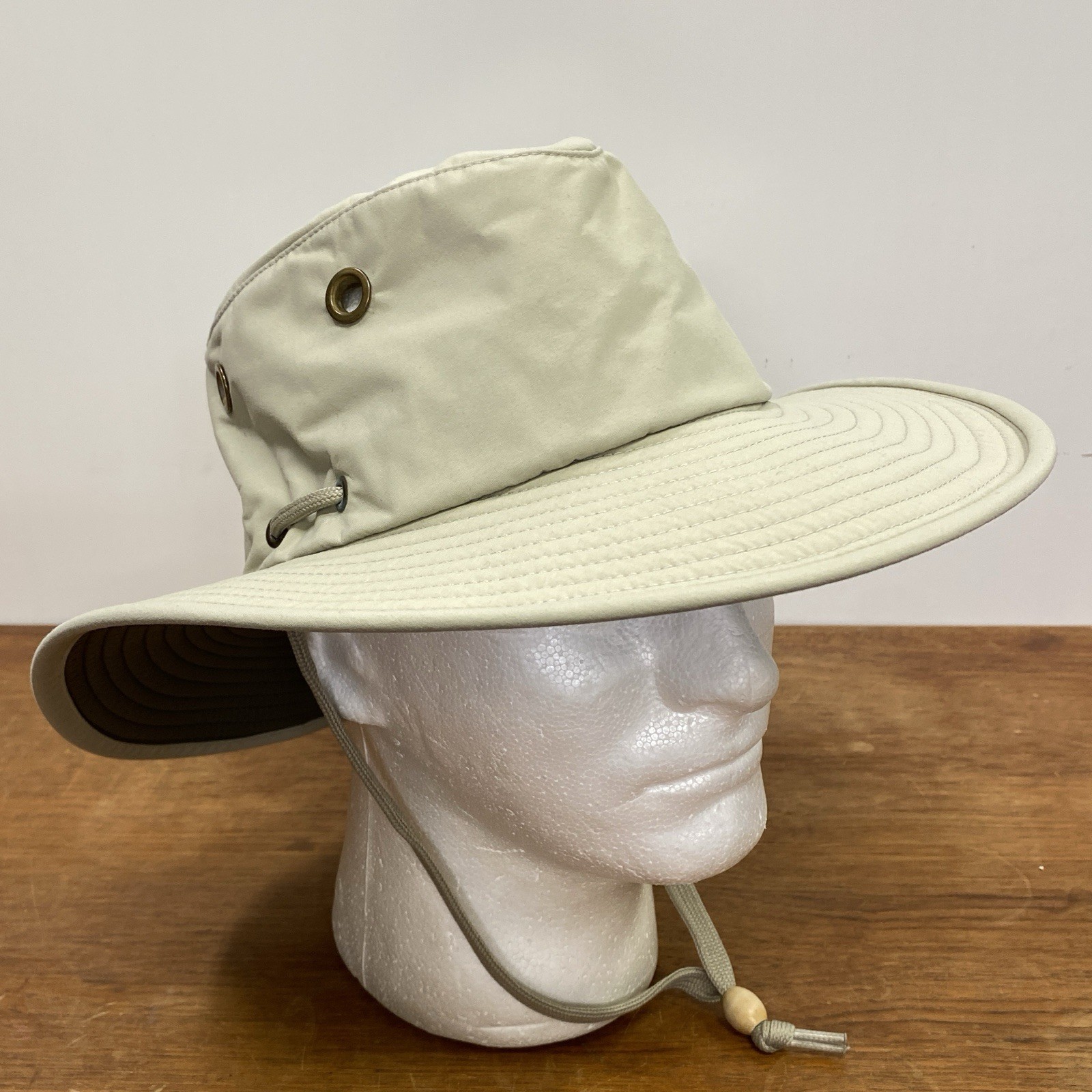 The Tilley Hat Endurables Size 7? 22” Khaki Sun Hat Safari Travel Made in Canada