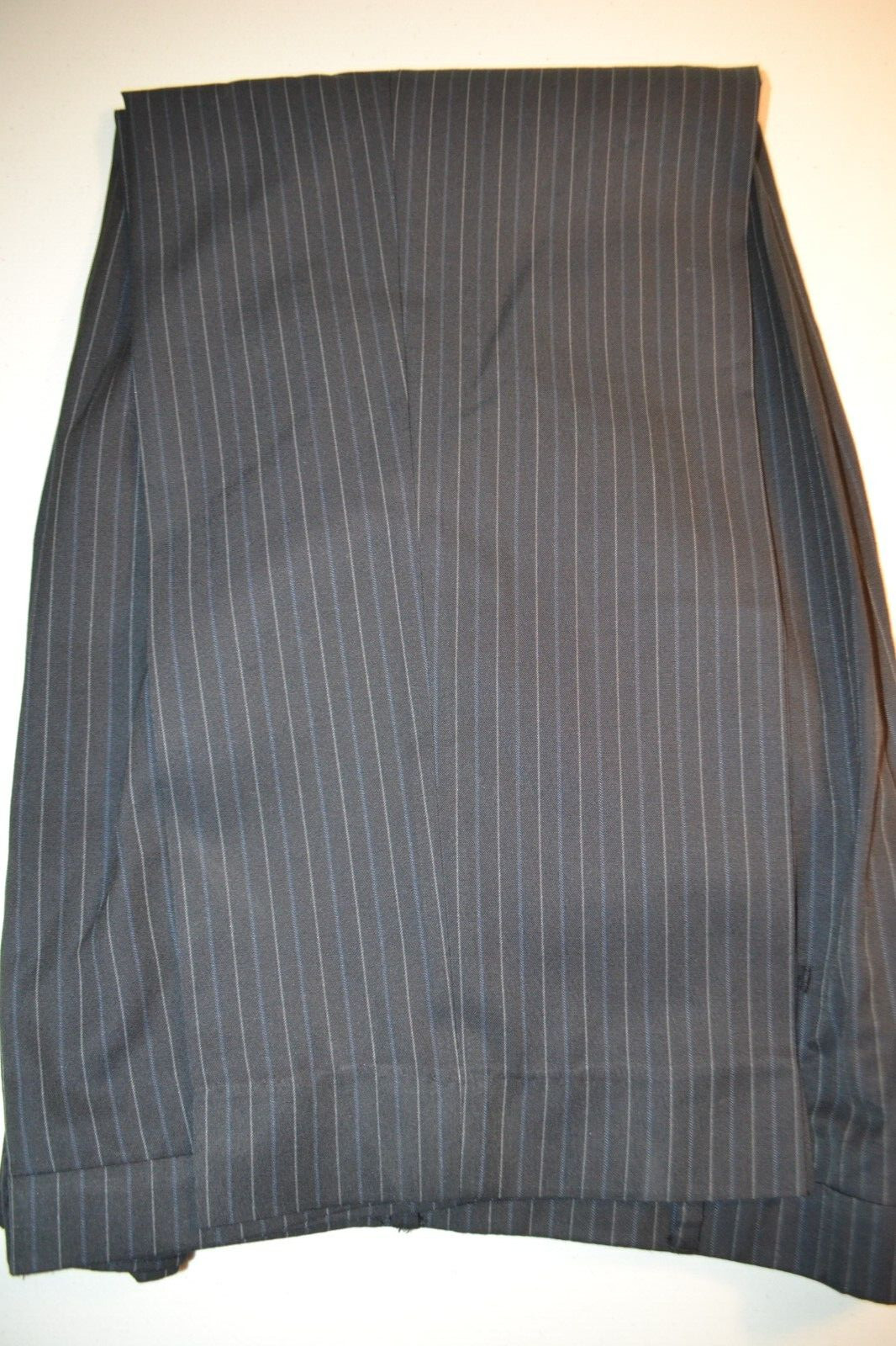Haggar Men Black Pinstripe Daul Vented 3 Front Button Suit Sz 42R Wst 36×28