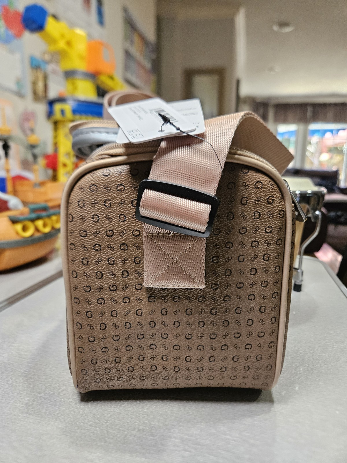 GUESS NEW Lux Lunch Box Insulated Burnaby Travel COCOA Mo.RCK9834069