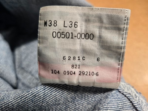 Levi 501 from 2004 501xx Made In Mexico Button Fly Denim Jeans 38×36.