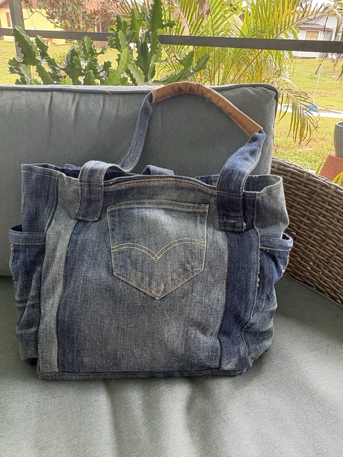 Levi’s Blue Denim Tote Bag Leather Patch Tassel Charm Snap, Pockets Lined