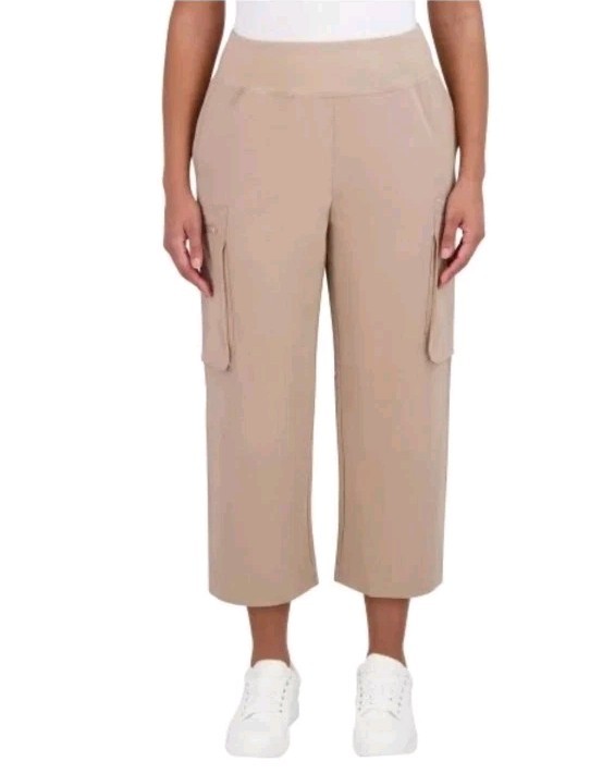 SAGE COLLECTIVE WOMENS CAPRI ZIP CARGO POCKETS PANT. INSEAM 25 1/2 “