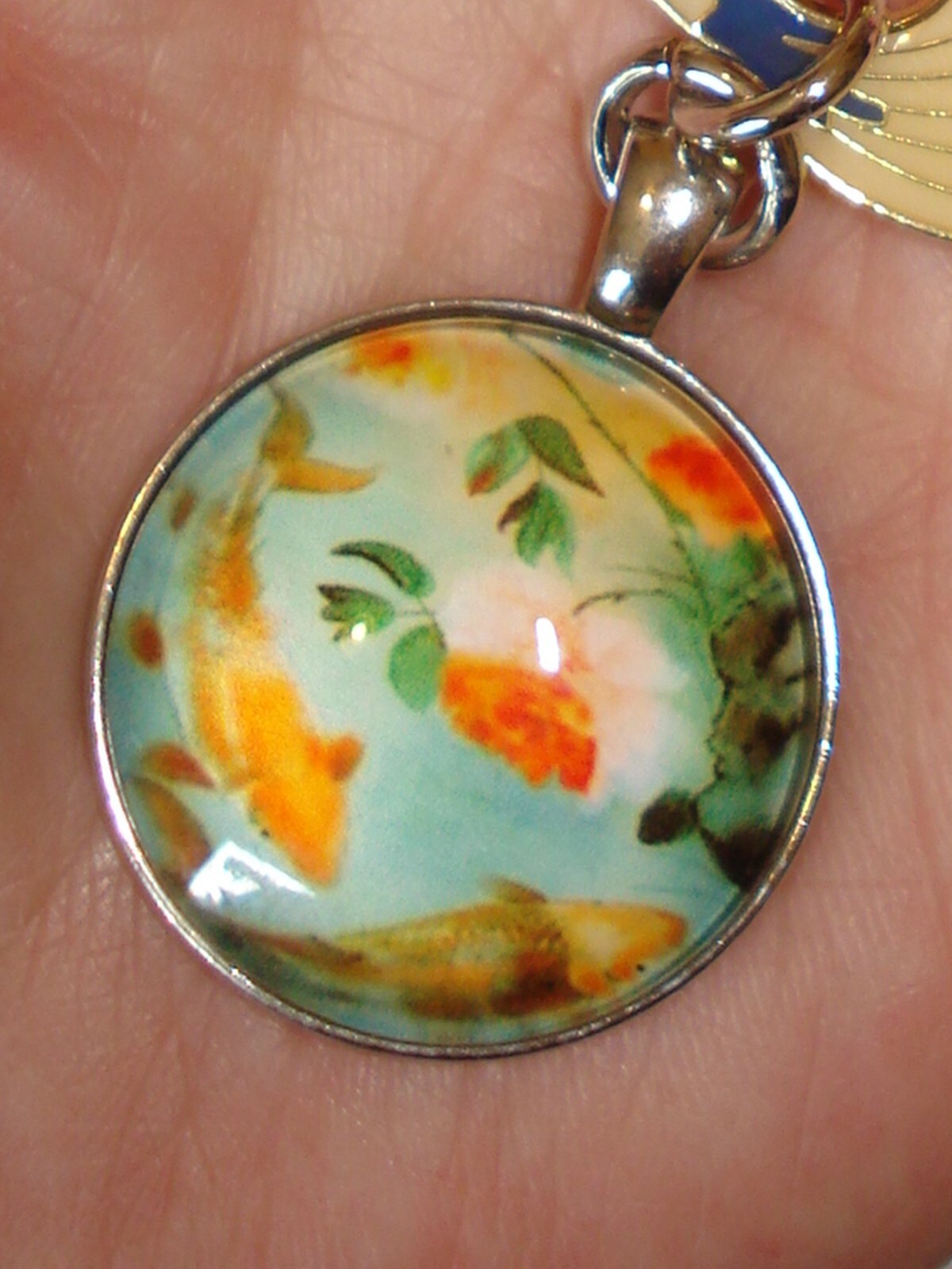 4 3/4″ Drop Cabochon, Koi Fish Chasing Dragonfly Heart Key Ring Dangle Glitz #2