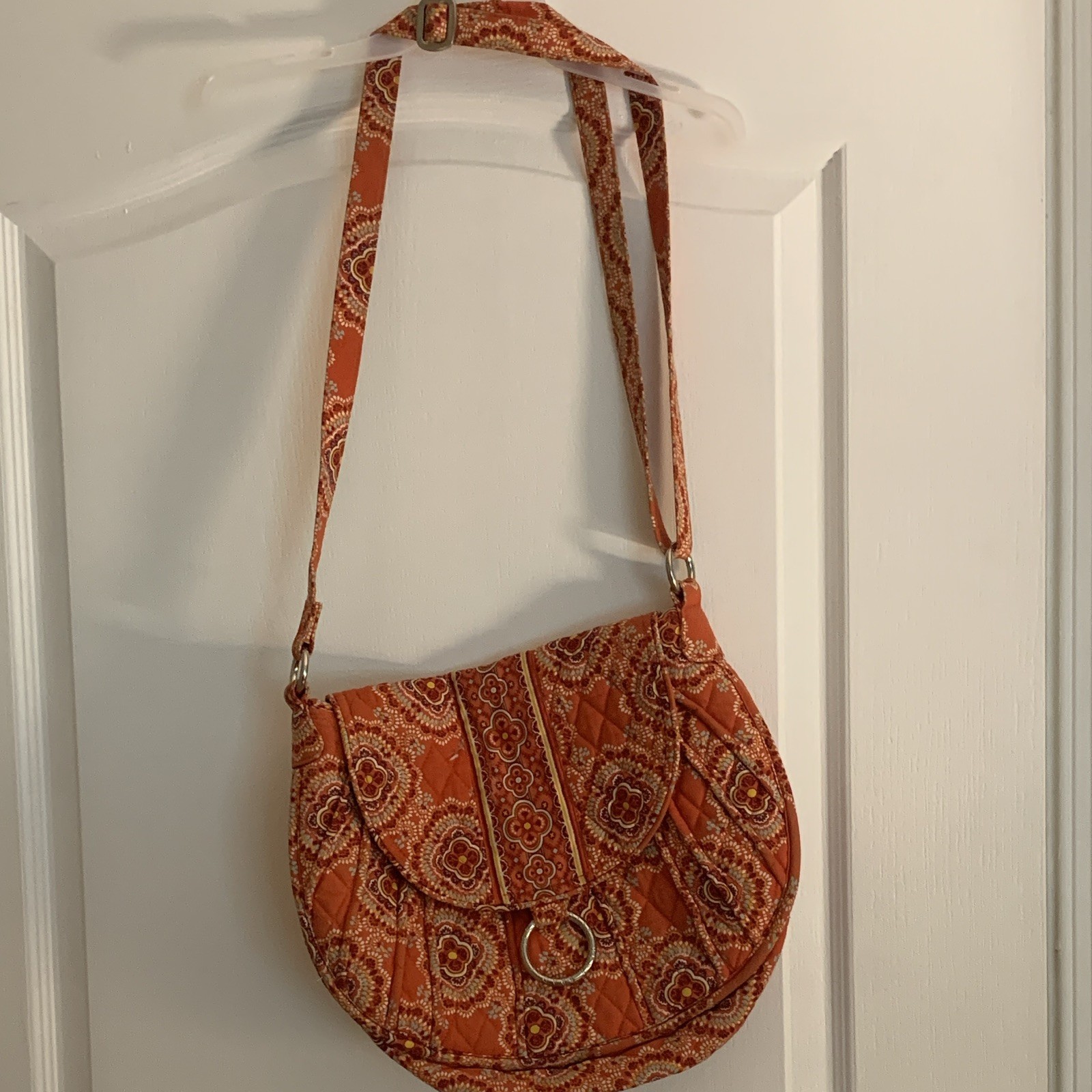 Vera Bradley Women’s Orange Floral Quilted Shoulder Bag Zip, Lined Pockets