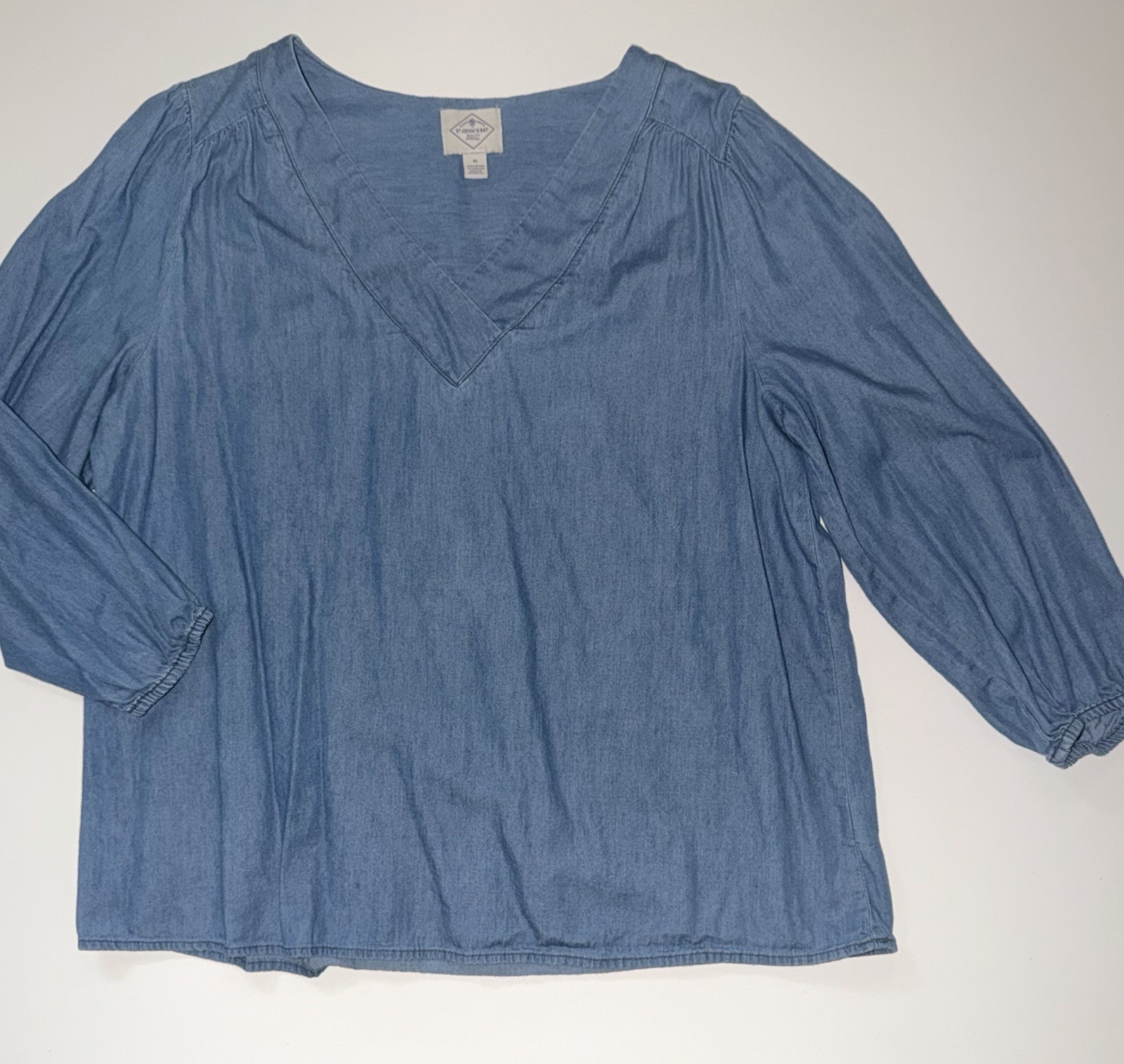 St John’s Bay Top Blue Denim Chambray Cotton Rayon Blend Shirt Blouse Women’s M