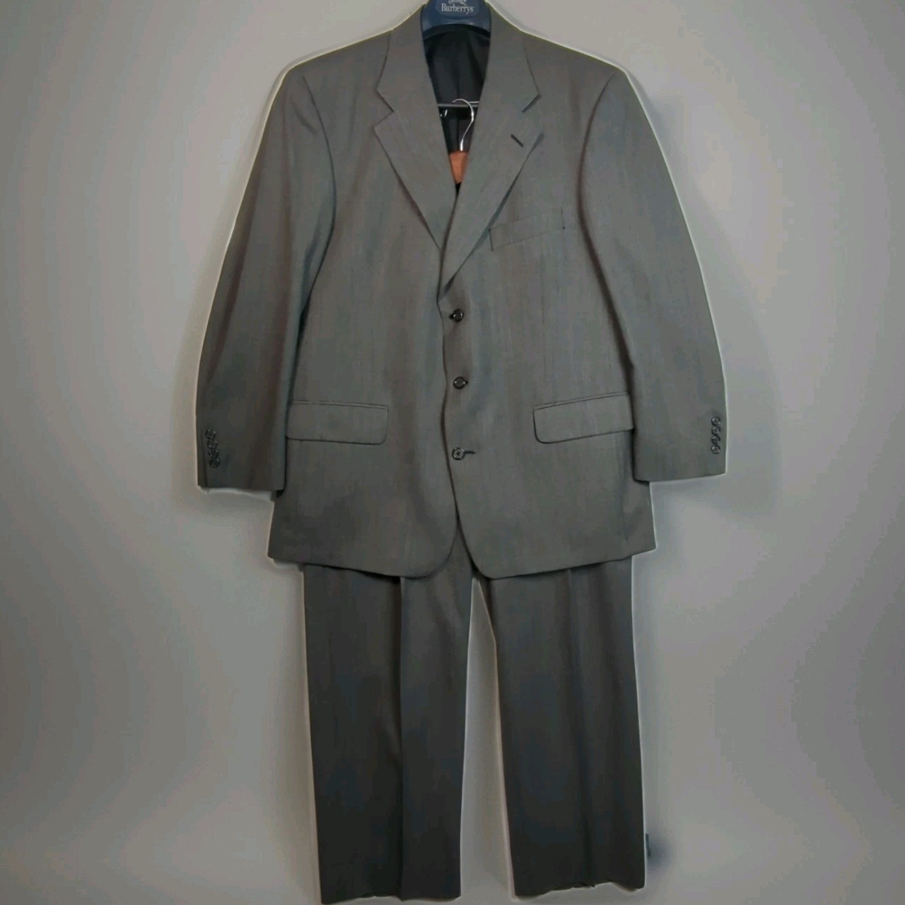 Vtg Burberry’s Suit Men’s 44 Reg Wool 2 Piece 3 Button Blazer & Pants 38×30 Gray