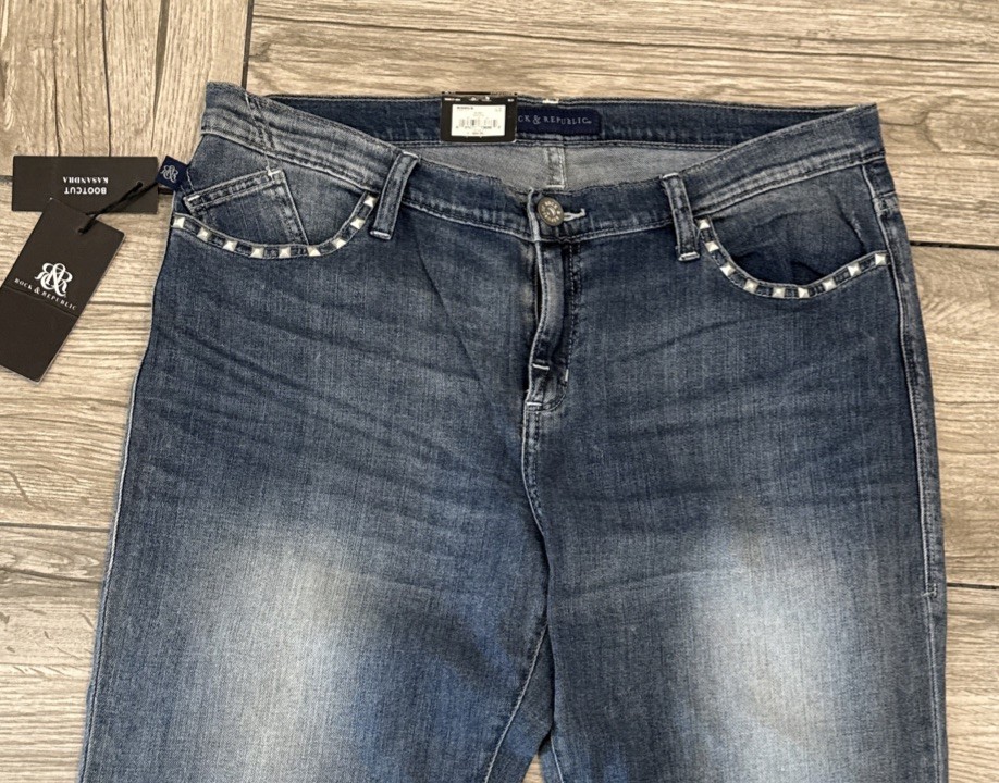 2016 Rock & Republic Kasandra Bootcut Jean Metal Studs Accents Jeans Size 16M