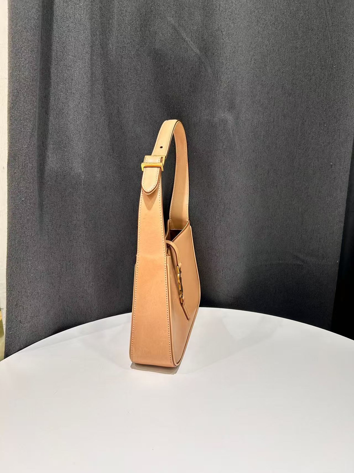 Saint Laurent Medium Milk Tea Leather Le 5 à 7 Hobo Shoulder Bag Made in Italy