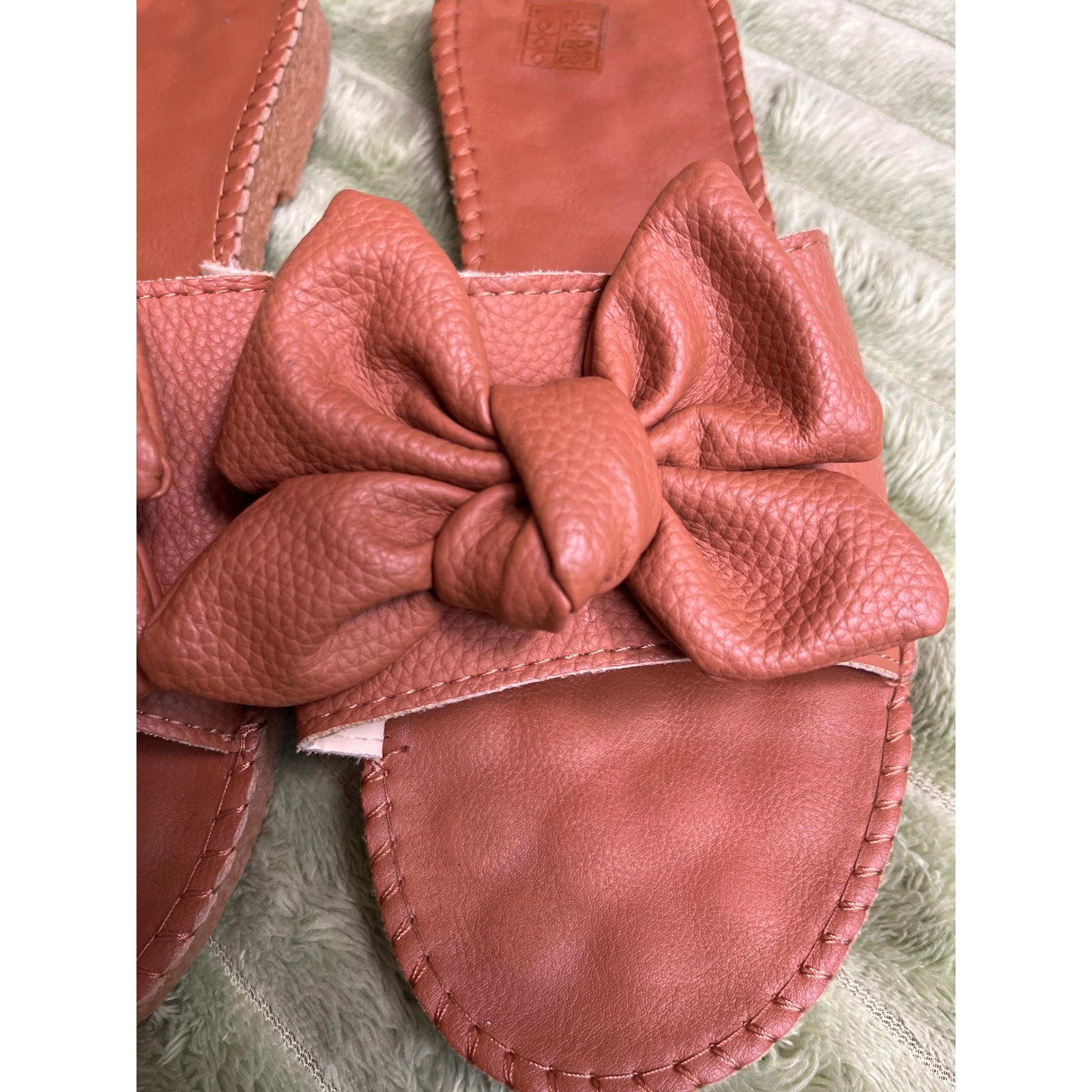 Womens Dusty Rose Bow Slide Sandals Textured Faux Leather Slip On Flat Shoes