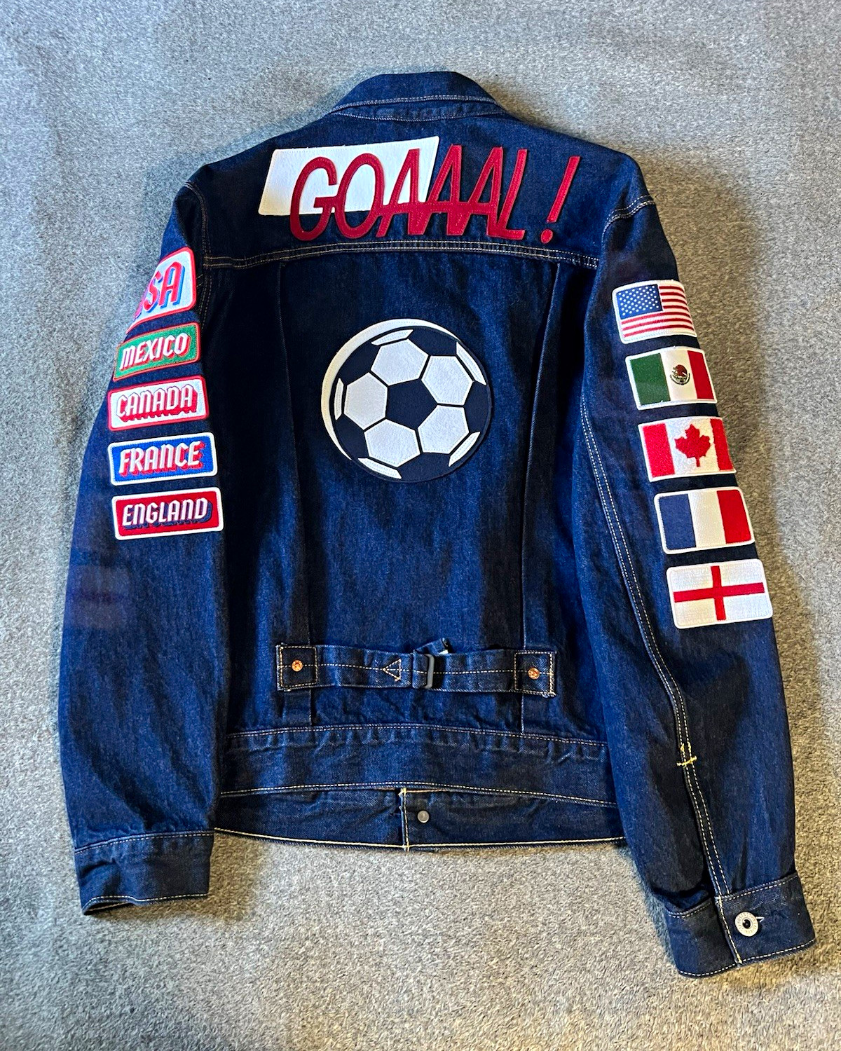 Levi’s Big E Selvedge Denim Trucker Jacket M Blue Button World Cup theme