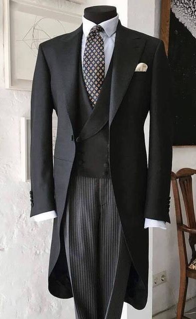 Black Men’s Suits Tailcoat Tuxedos Peak Lapel Party Jacket 3Pcs Casual Dinner