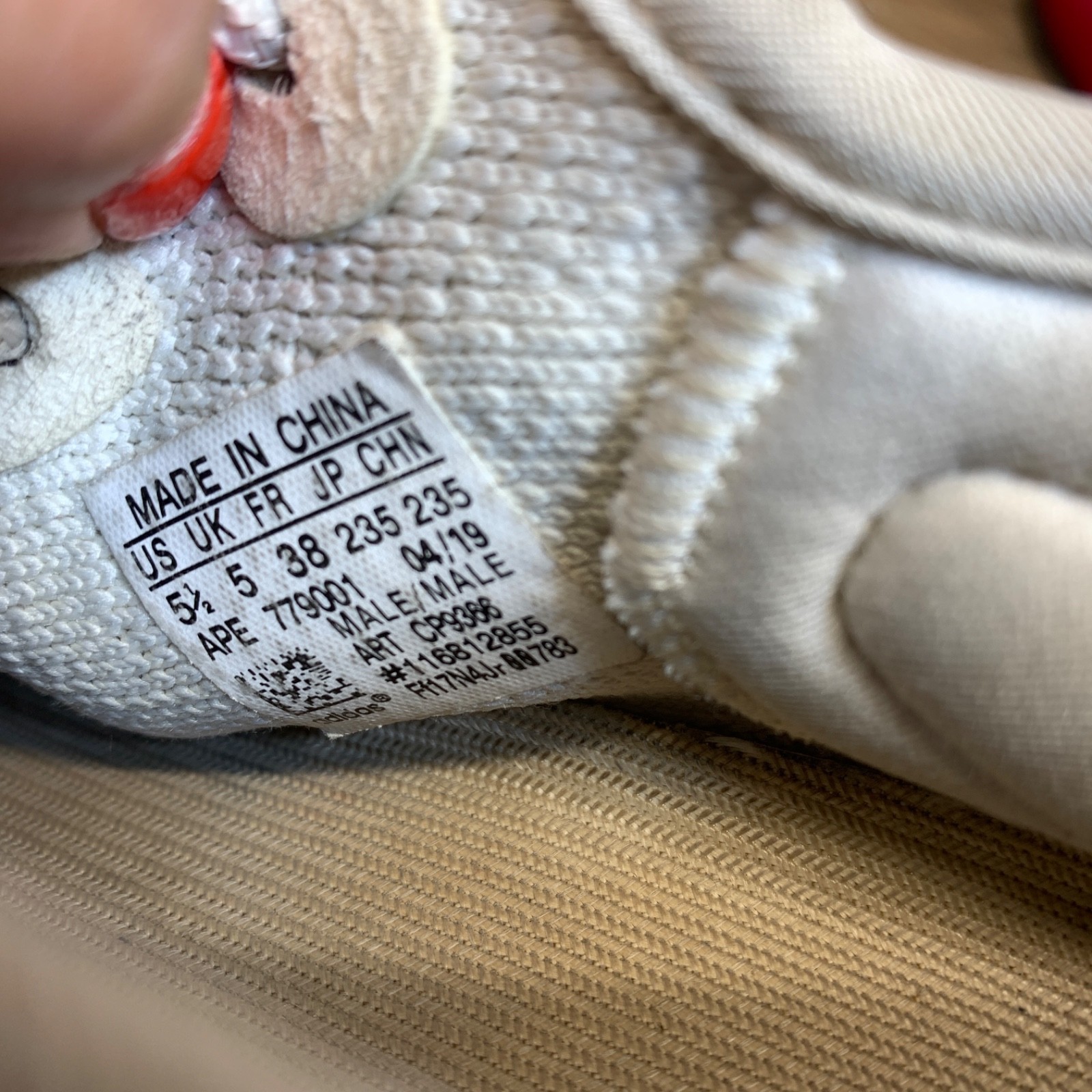 ADIDAS YEEZY Boost Men’s Size 38 5.5 Cream/white 350 V2 Ape 779001 Womens 7