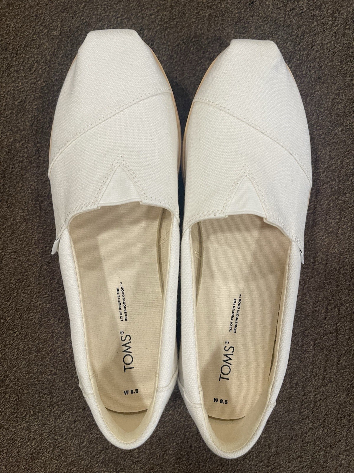TOMS White stacked Canvas Slip-On Shoes Round Toe Rubber Sole Women’s US 8.5