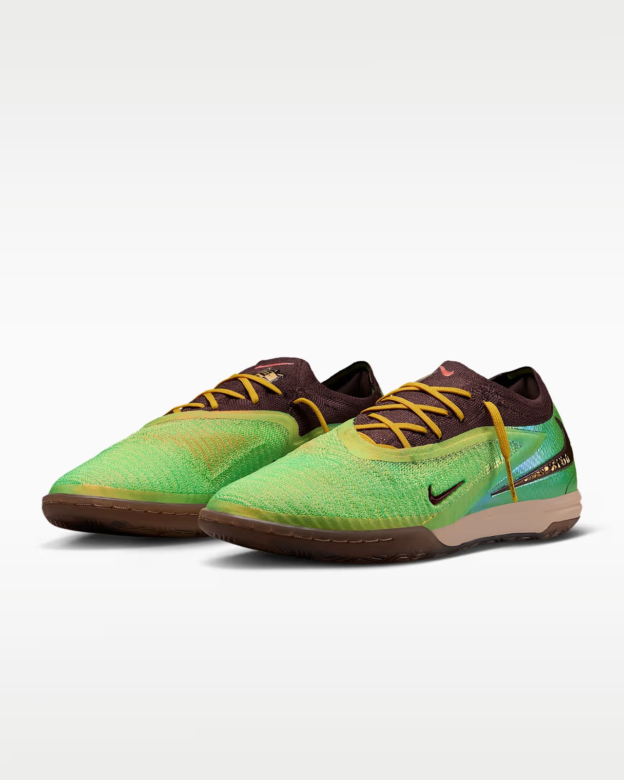 Travis Scott x Nike Phantom 6 Low Elite IV2037-900
