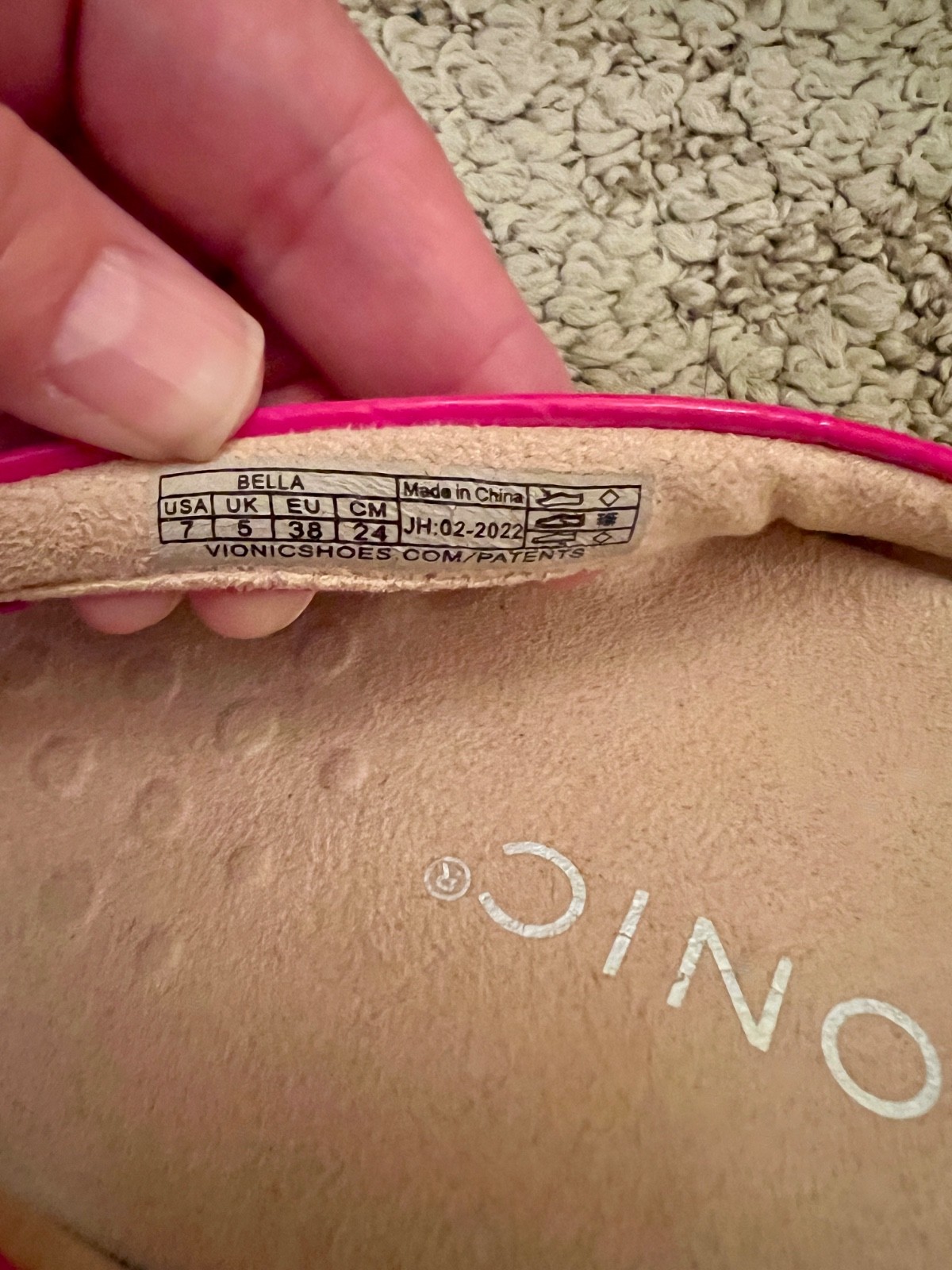 NWOB Women’s Vionic Bella II Magenta Pink Thong Sandals Flip Flops US Size 7