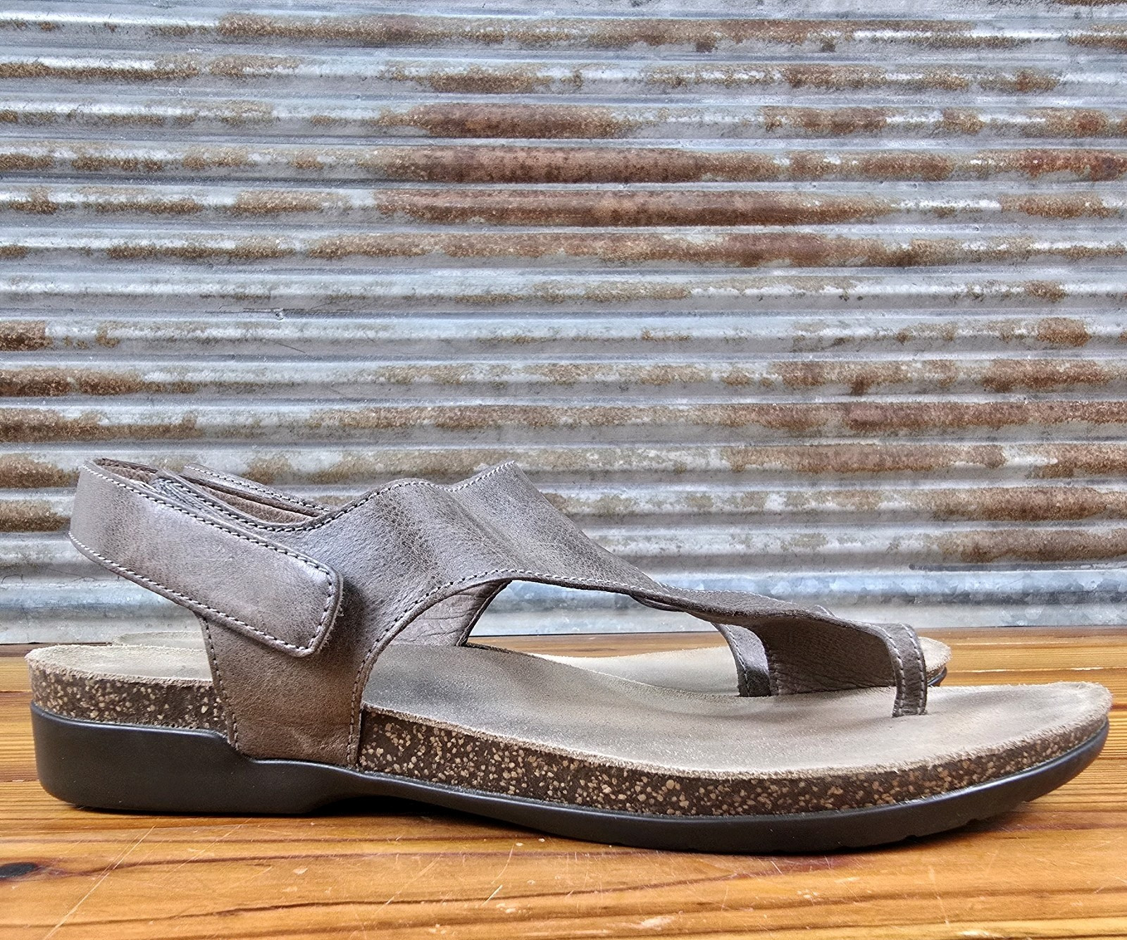 $130 DANSKO US 10.5-11 EU 41 Stone Leather REECE Sandals 6024795300 Pristine!!
