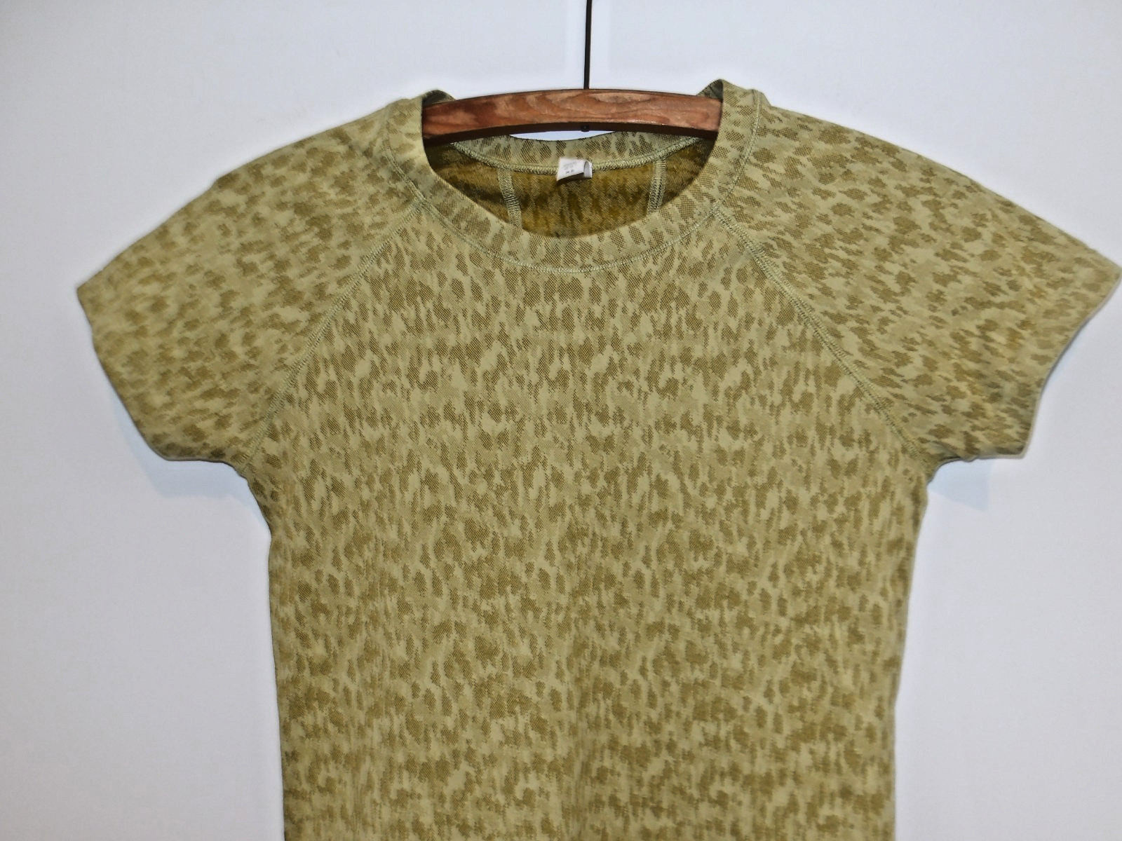 NWOT Athleta Green Print Nylon Blend T-Shirt Top XS