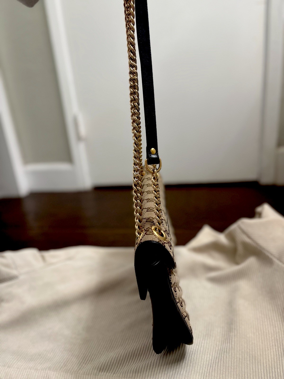 Gucci GG Marmont medium shoulder bag