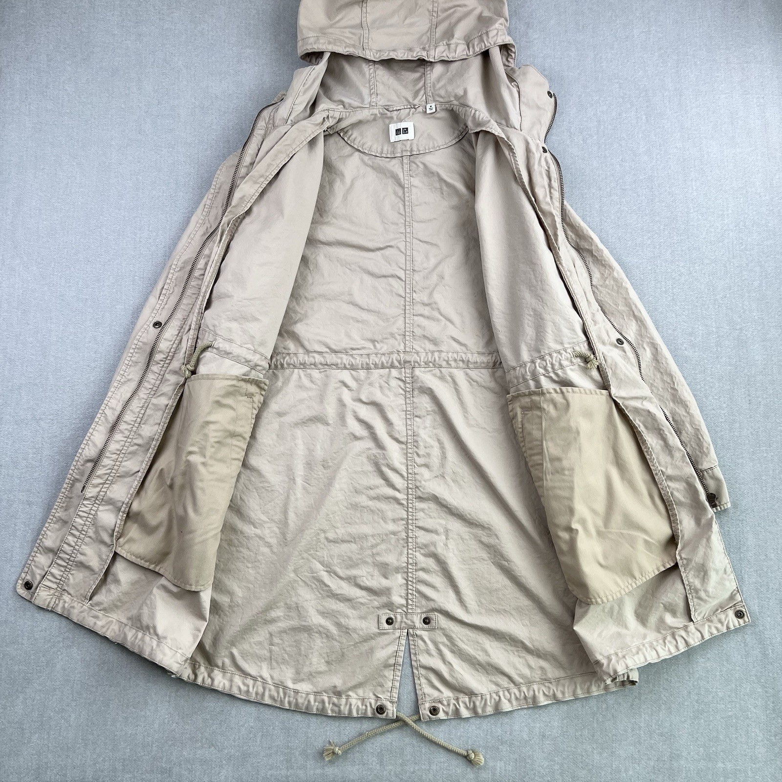 Uniqlo Utility Parka Jacket Womens Medium Beige Drawstring Waist Hooded Fishtail