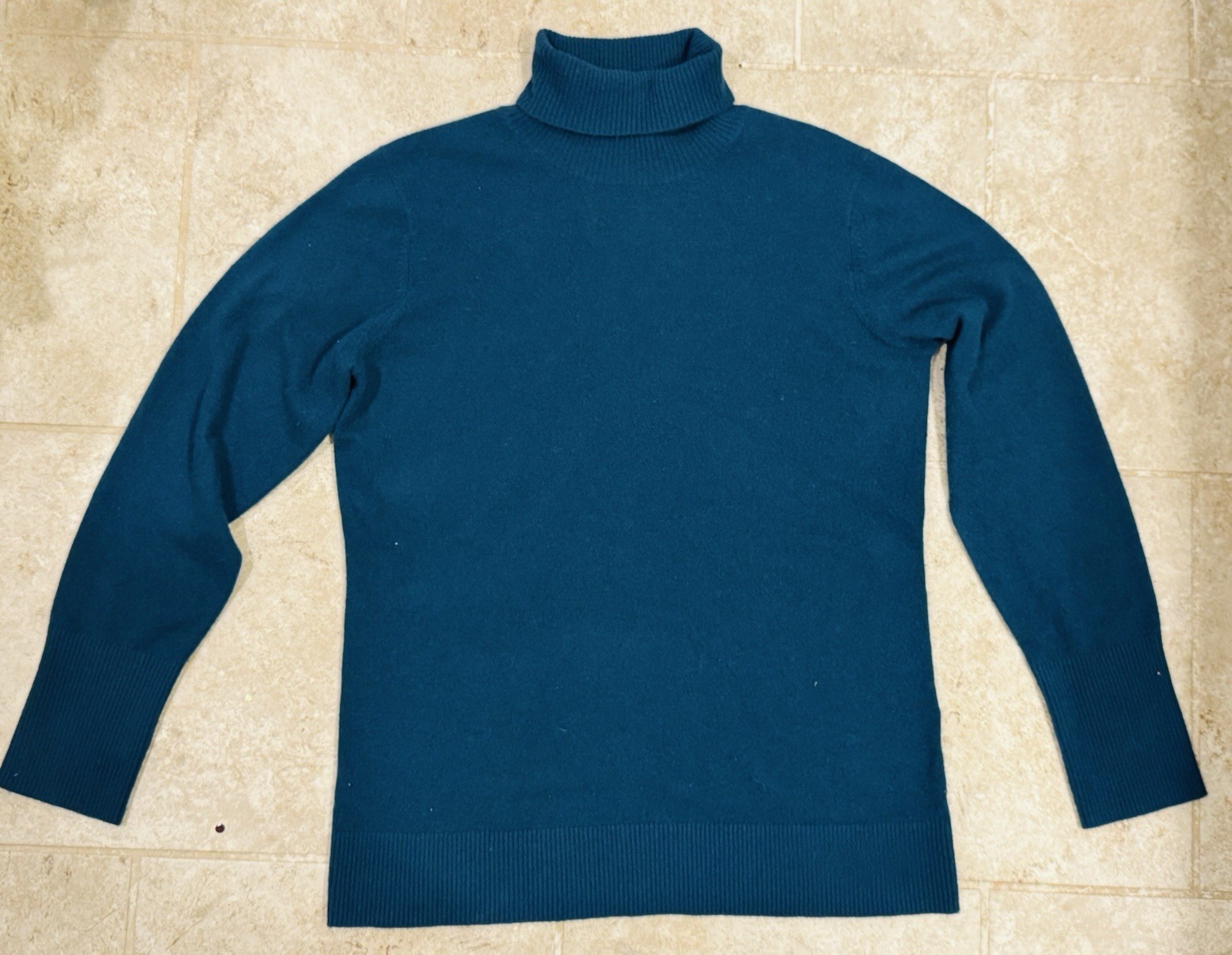 Nordstrom’s 100% Cashmere Women’s Large Navy Blue Turtleneck Sweater