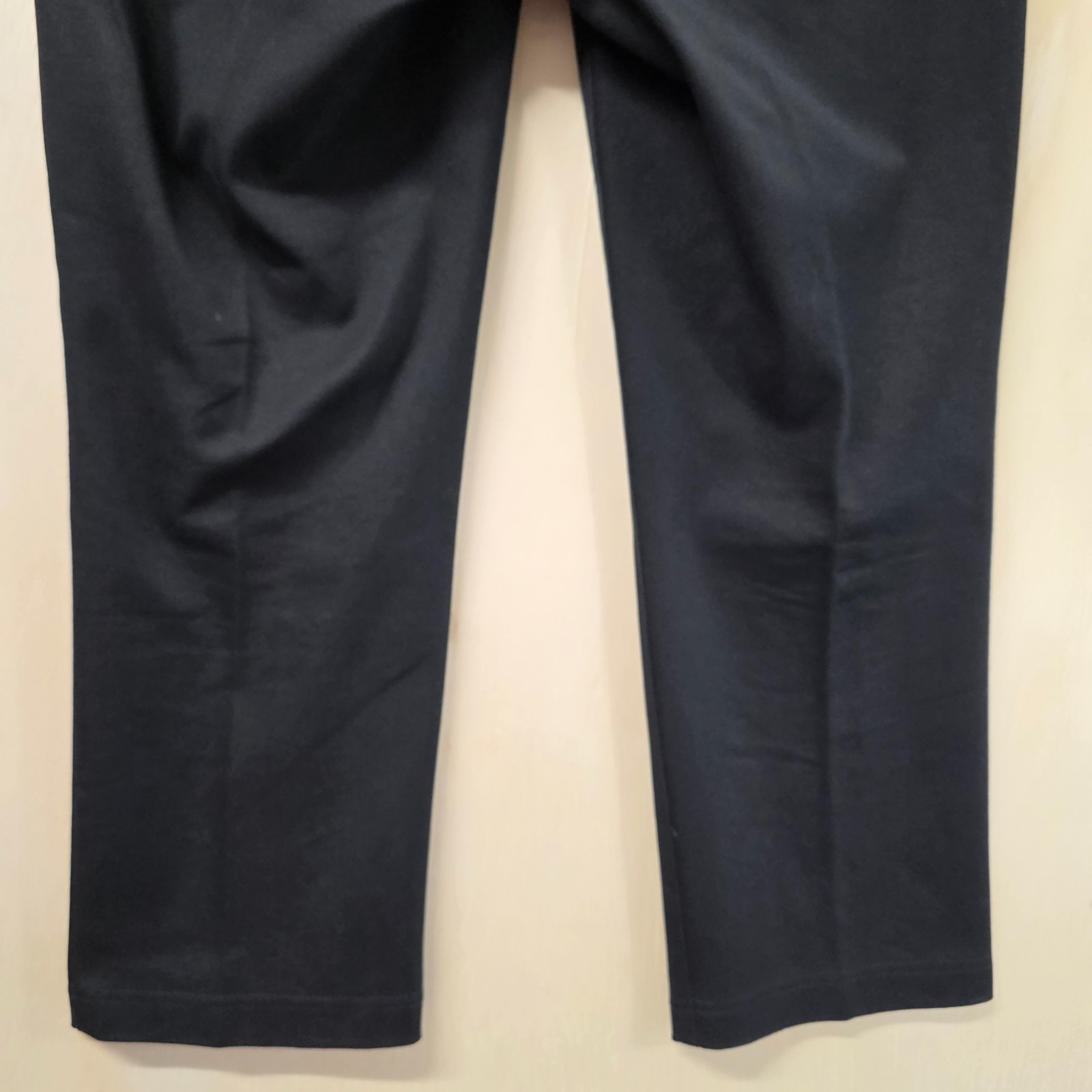 Chico’s Black Stretch Crop Pants Cotton Blend Straight Leg Size 1 US Medium