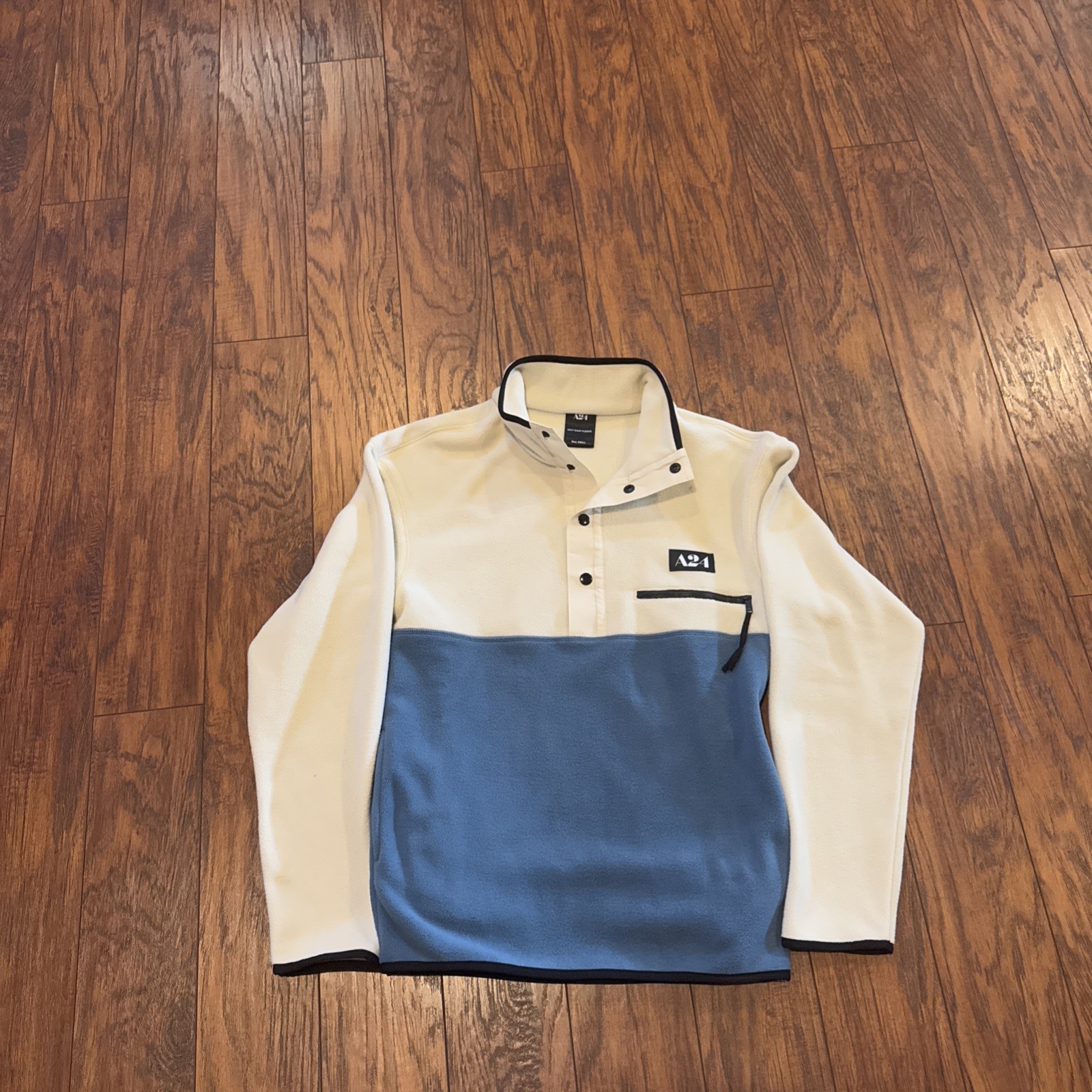 A24 Shop – Half Snap Fleece (Cream/Blue) – Small