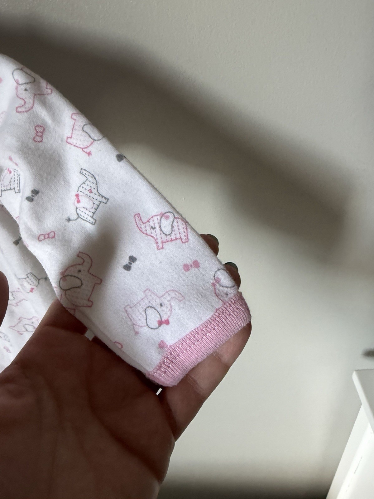 Duck Duck Goose 0-3M White Pink Elephant Footed Sleeper One-Piece Snap Knit