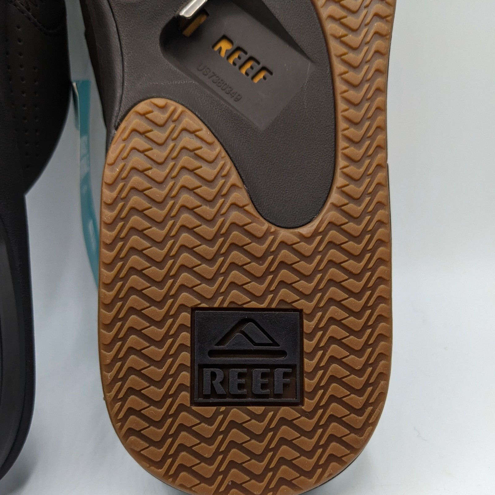 REEF “Fanning” Men’s Flip-Flop Sandal & Sole Bottle Opener (Brown/Gum) Size NEW