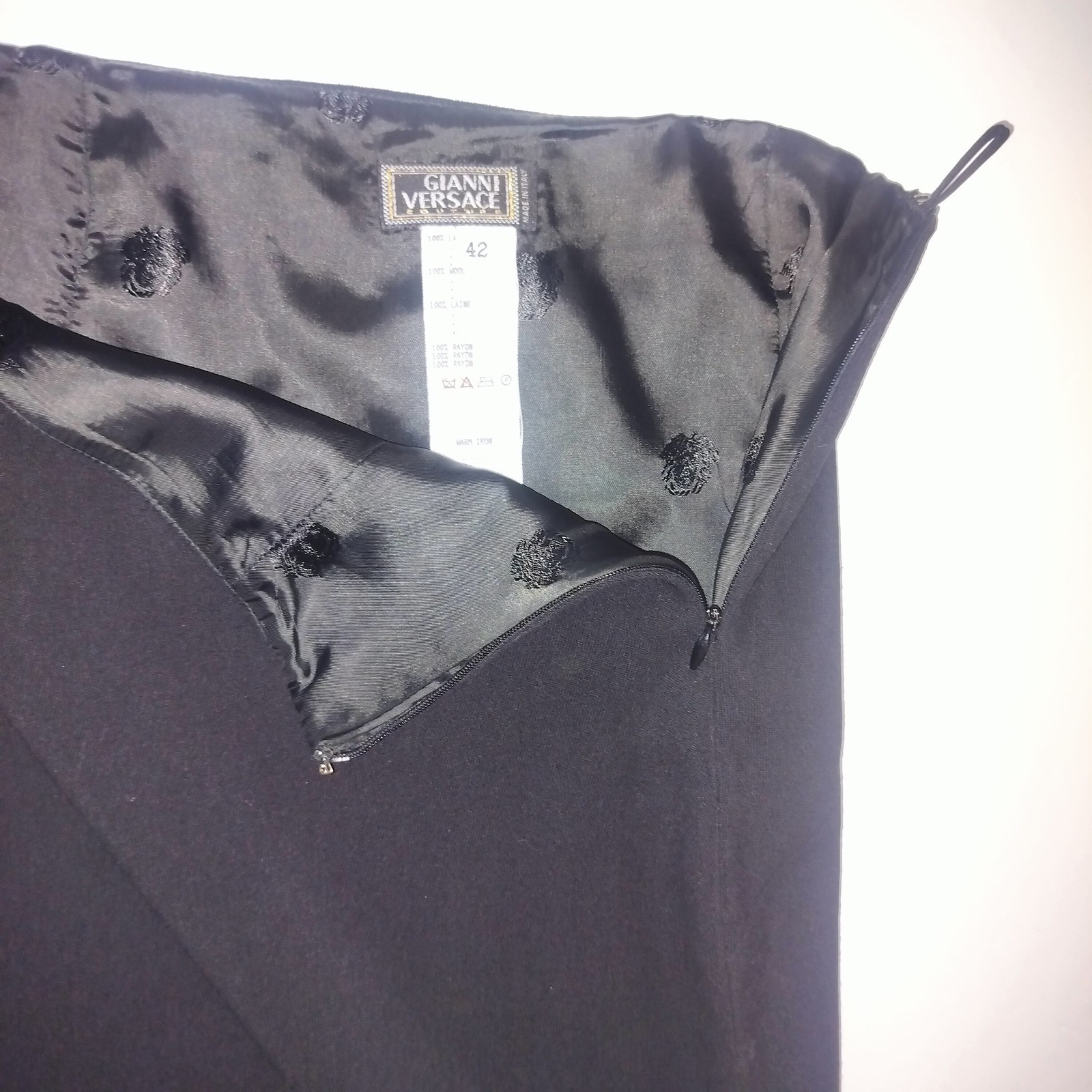 Gianni Versace Couture Black Wool Pencil Skirt Medusa Lining IT 42 Made in Italy