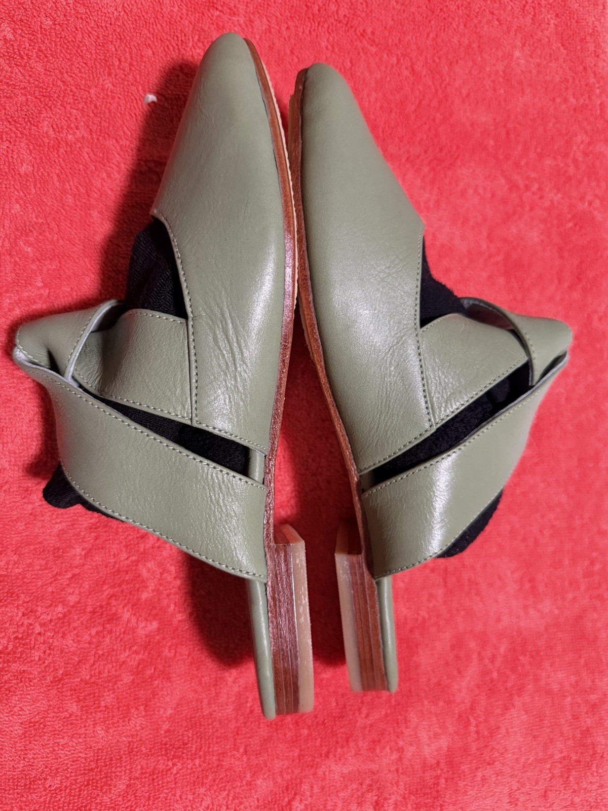 Elf Shoes Green Leather Mules Size 7 Women’s