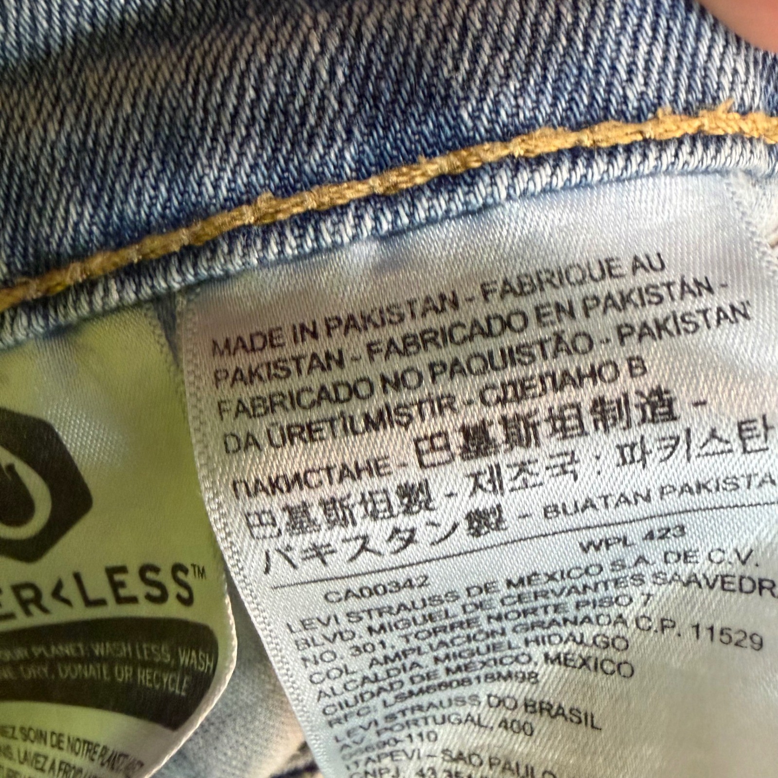 Levi’s 513 Slim Straight Jeans Mens 30×30 Light Wash Blue Denim 08513-0375
