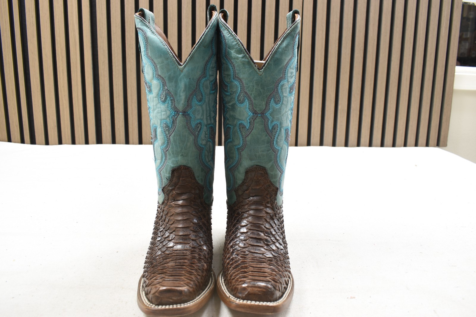Circle G Ladies Chocolate / Blue Python Embroidery L6047 Size 7 M Western Leathe