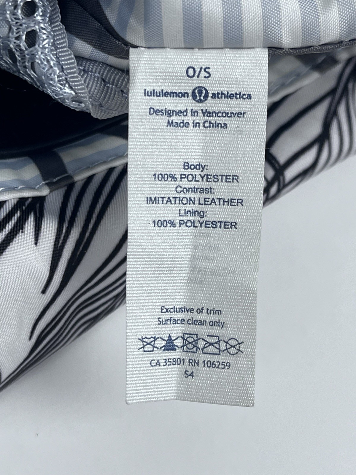 Lululemon Womens Party Om Bag in Black & White Sketchy Palms; Festival, Travel