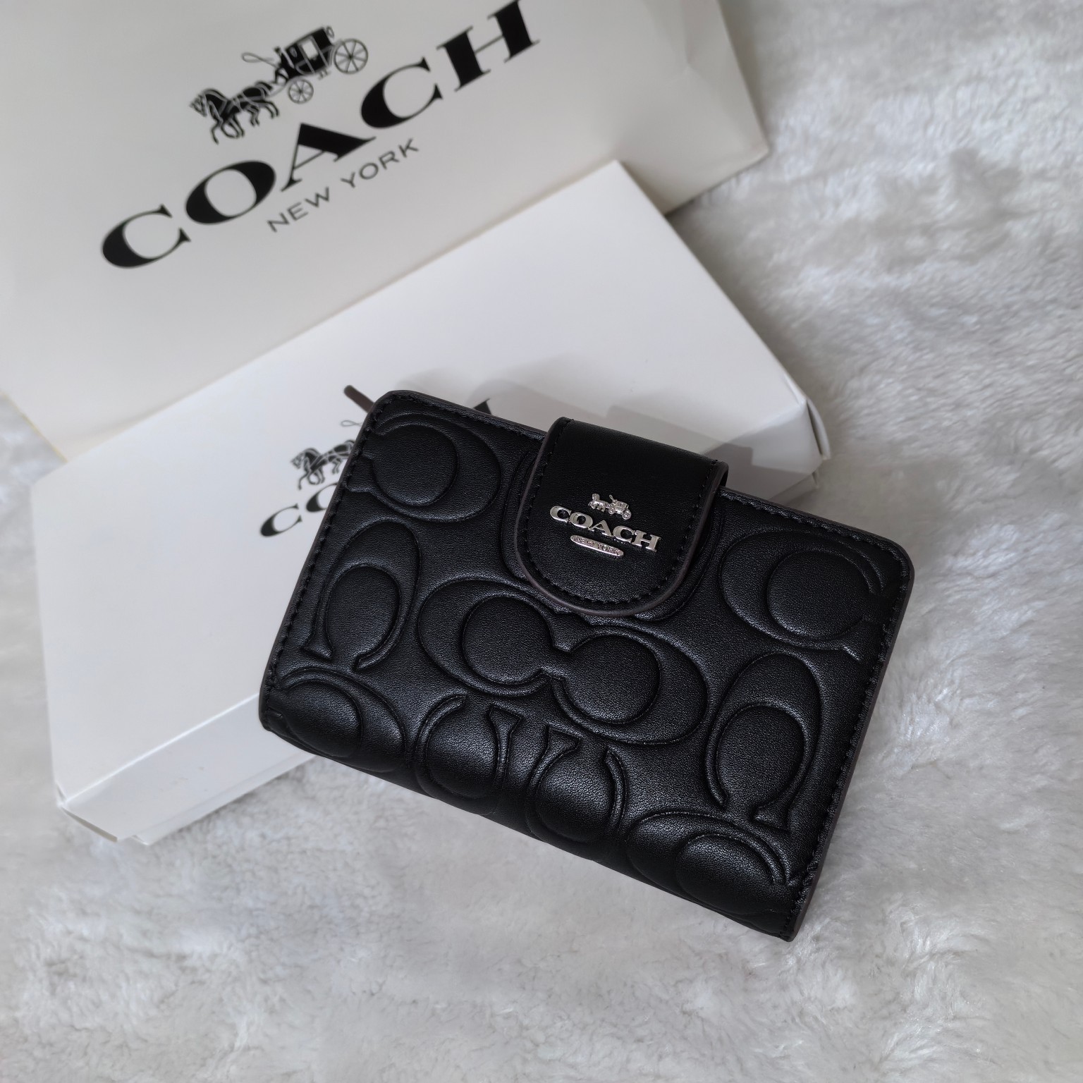 COACH Medium Corner Zip Wallet With Signature CM241 Black outlet New with Box