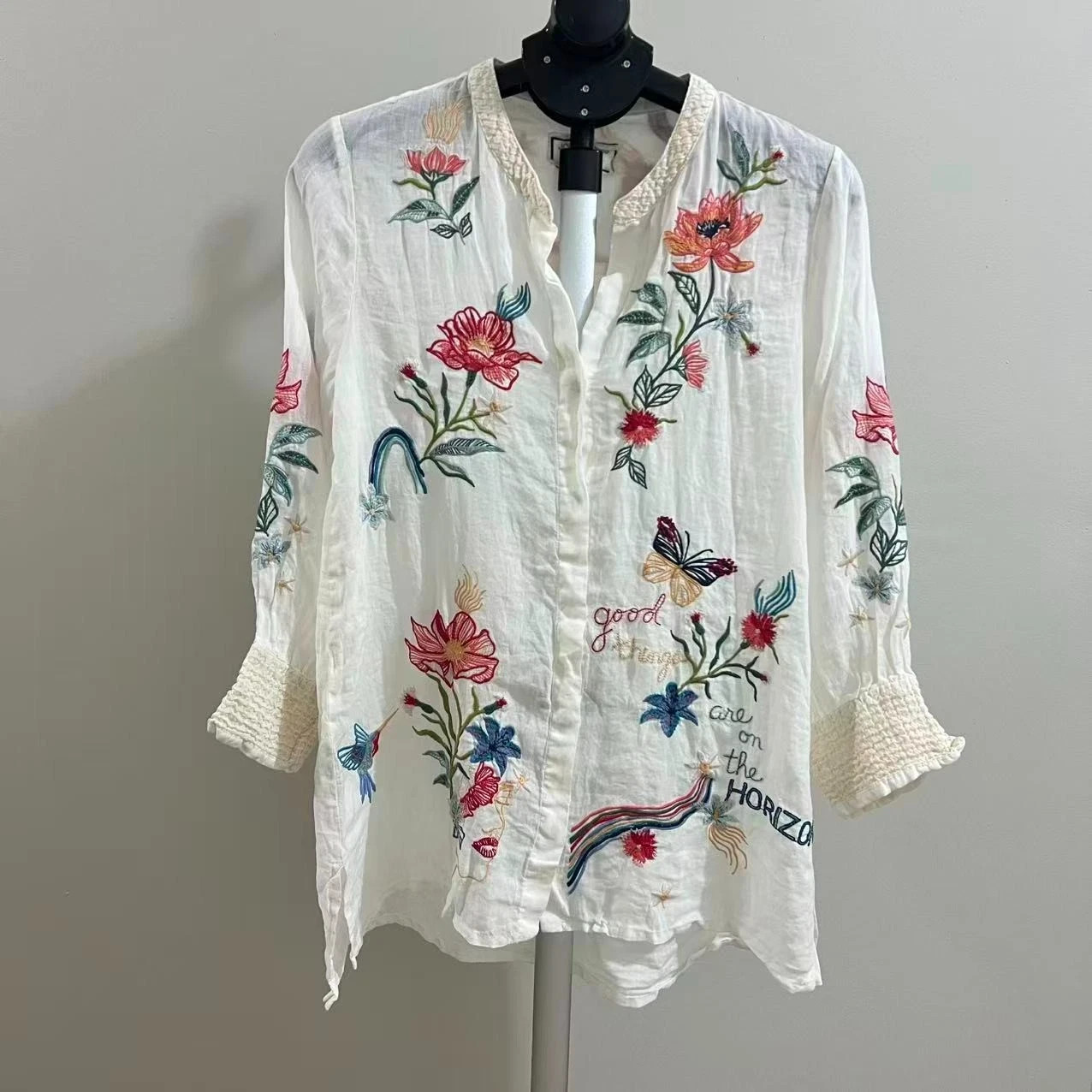 NWOT Johnny Was 100% Ramie Embroidered Floral Button-Down Tunic Shirt Blouse S
