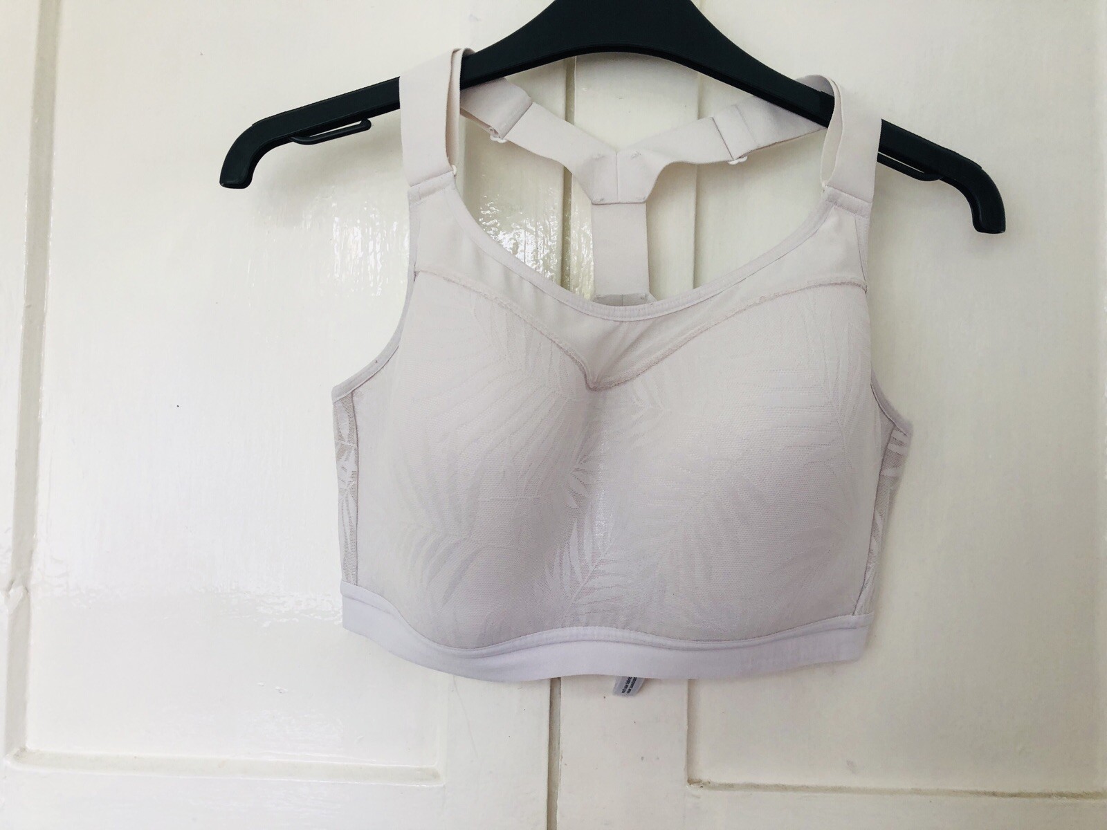 VICTORIA SECRETS SPORTS BRA 34DDD max support white