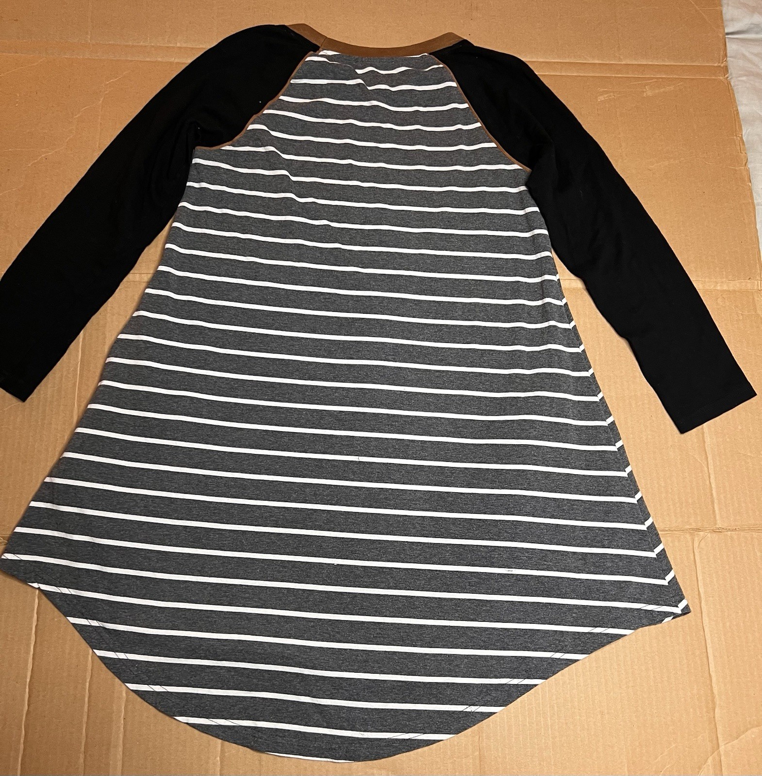 Umgee USA Striped Tunic Dress Small Gray White Raglan Sleeve Pocket Hi-Low Hem