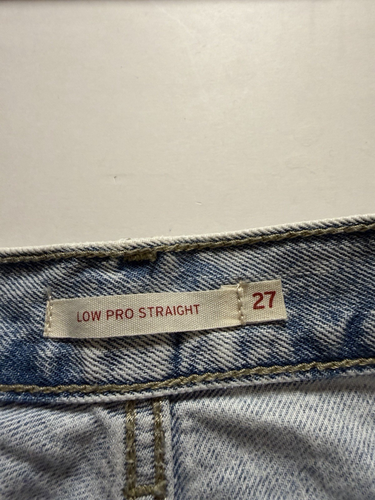 Levi’s Women’s Low Pro Straight Leg Jeans Size 27 Light Wash Denim W29.5, L29