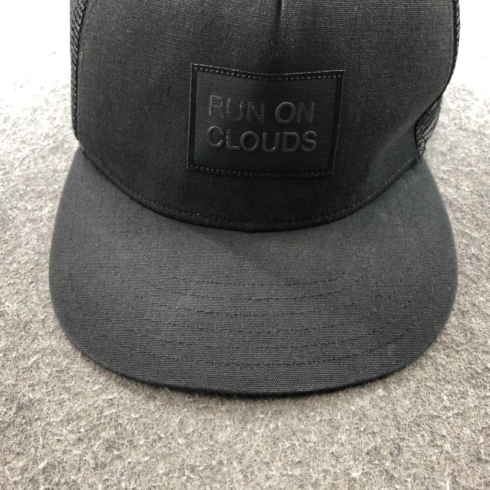 On Cloud Hat Cap Snap Back Mens One Size Black Mesh Trucker Run